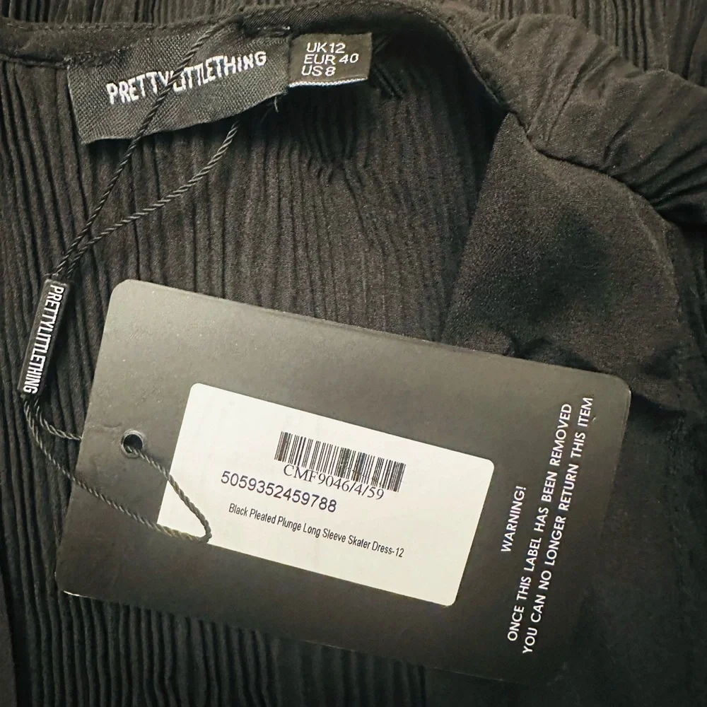 Pretty Little Thing Black Plunge Neck Pleated Party Dress Womens 8 UK12 - Picture 4 of 6